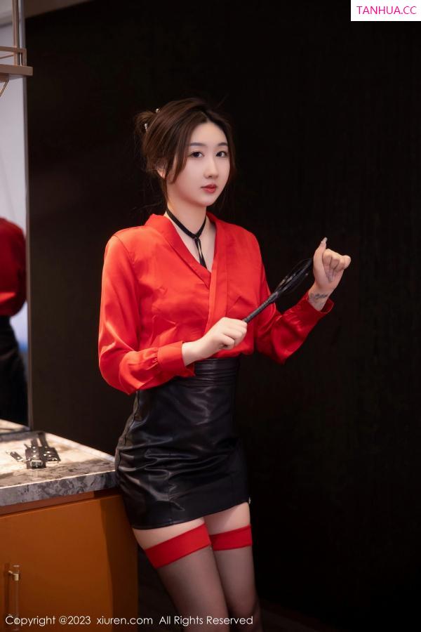 江真真  [XiuRen]高清写真图 2023.04.06 No.6529 江真真 黑丝短裙第15张图片